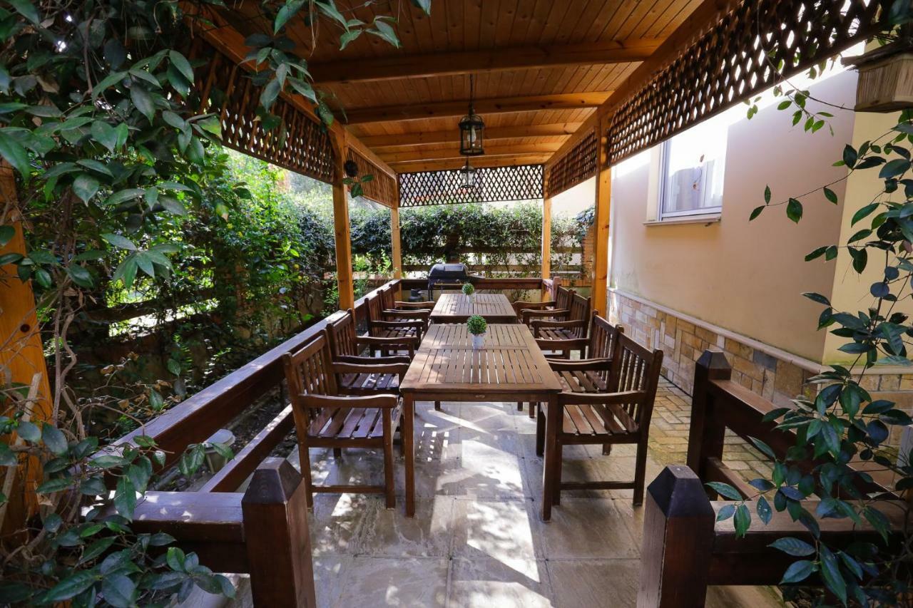 Pine-Tree Apt W/ Private Garden 50 M From The Sea Golem  Exteriér fotografie