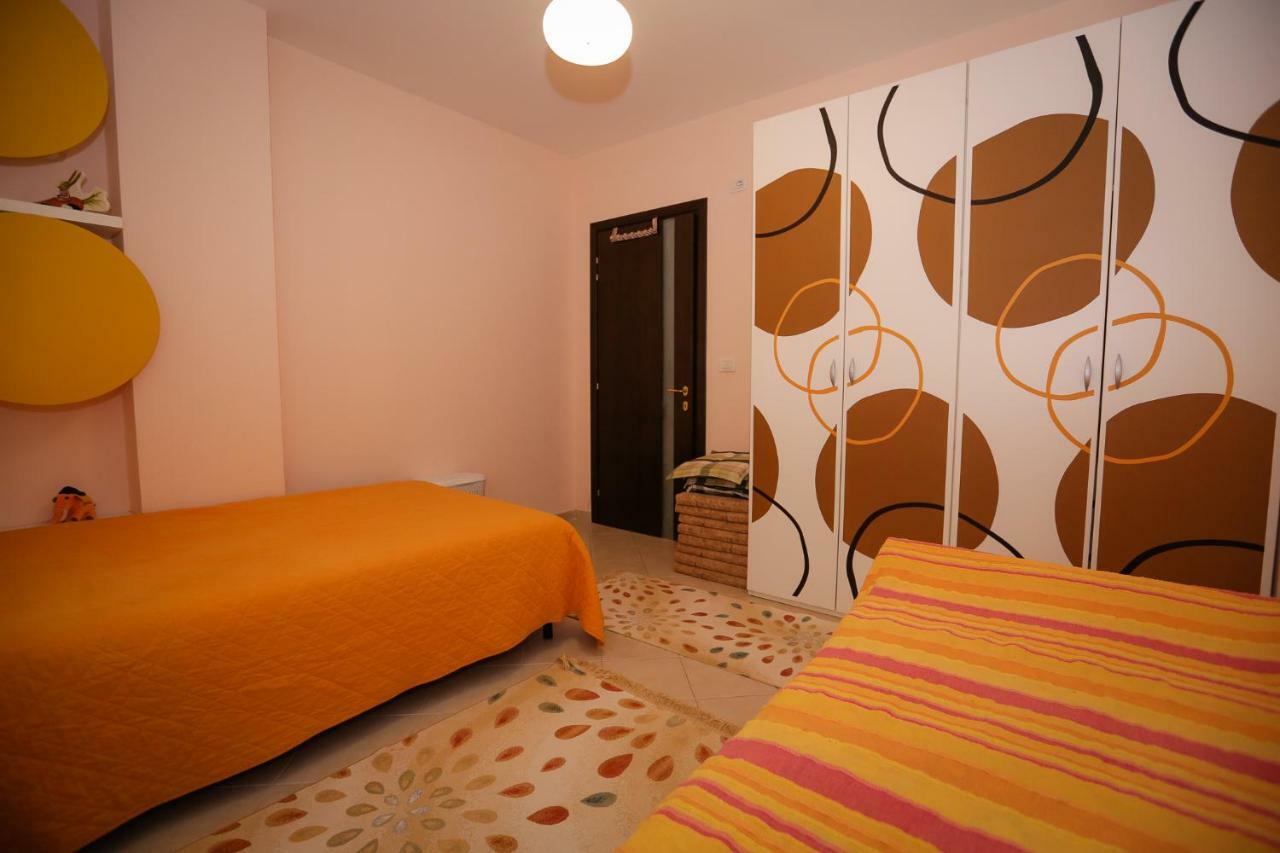 Pine-Tree Apt W/ Private Garden 50 M From The Sea Golem  Exteriér fotografie